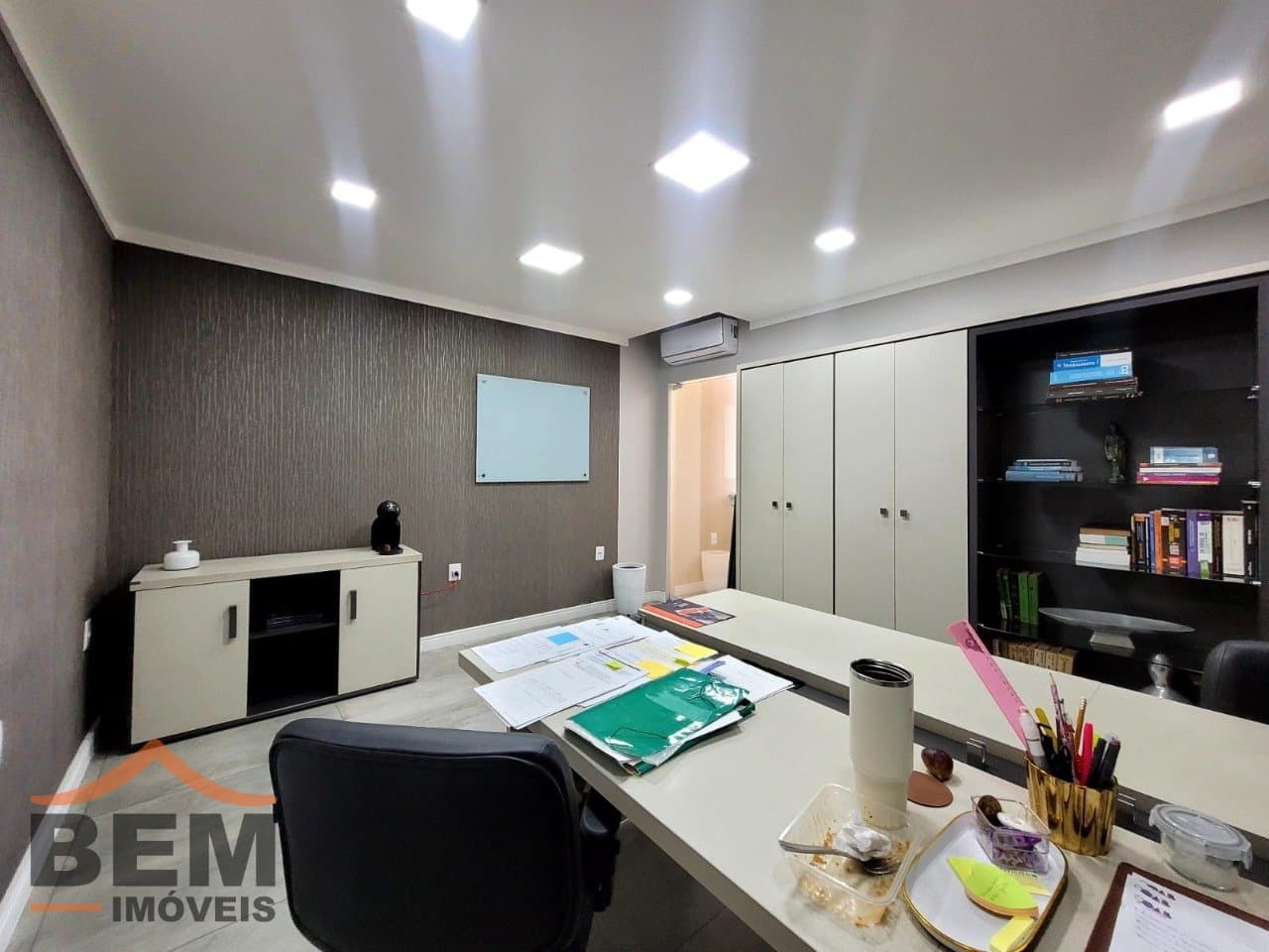 Sala Comercial para Locação com 20m² no bairro Centro, em Itajaí