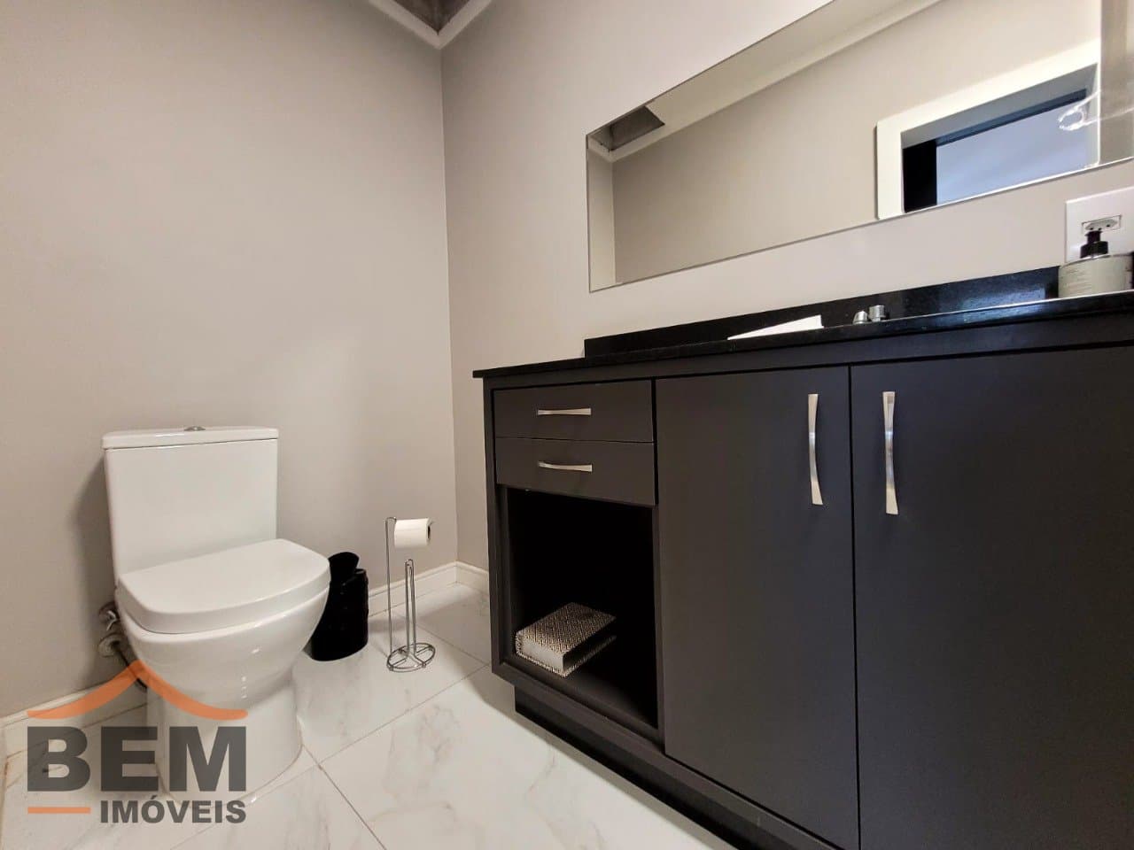 Sala Comercial para Locação com 60m² no bairro Centro, em Itajaí