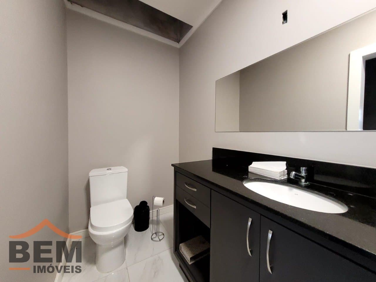 Sala Comercial para Locação com 60m² no bairro Centro, em Itajaí