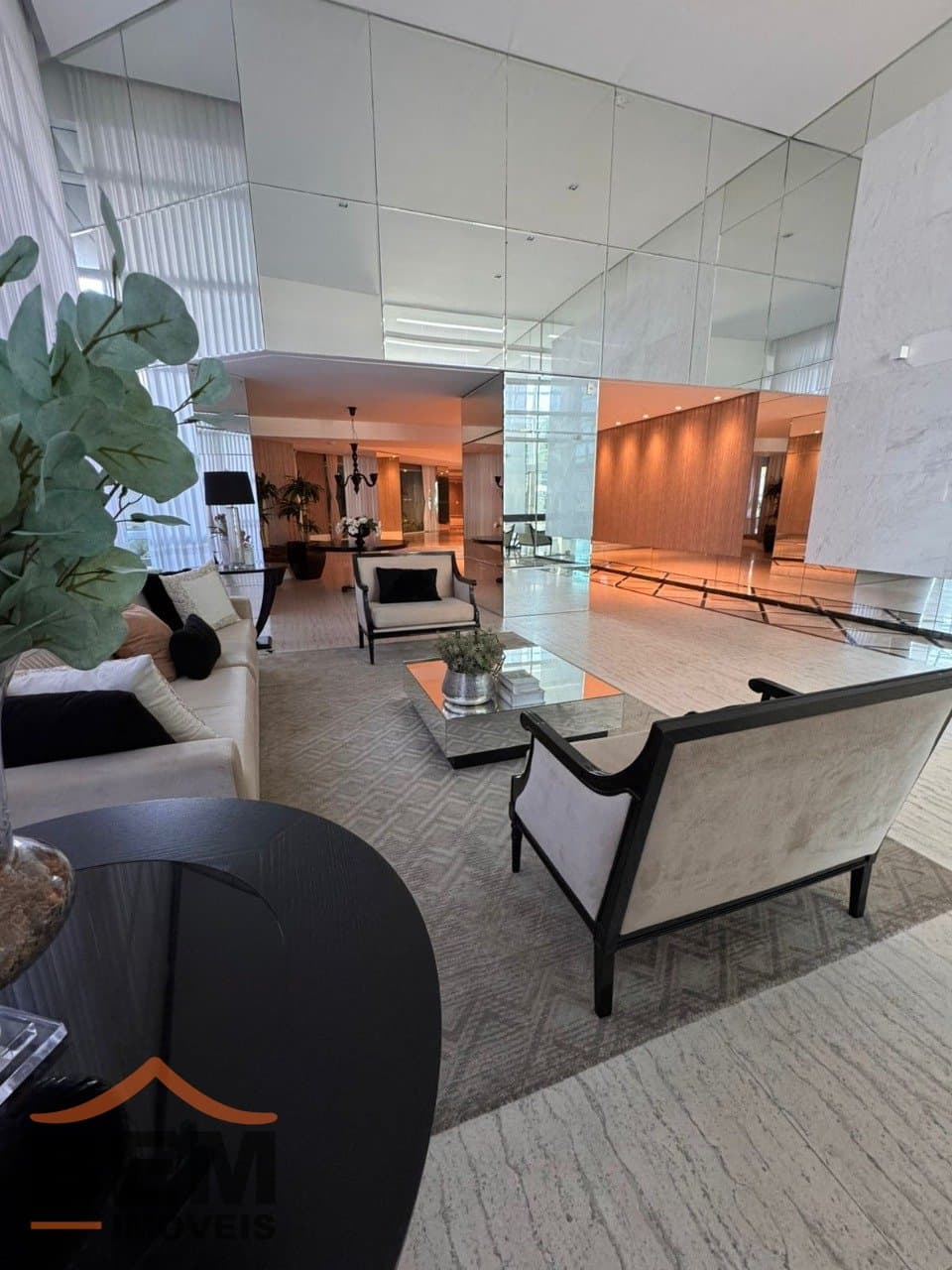 Apartamento para Venda com 3 quartos e 141m² no bairro Centro, em Itajaí