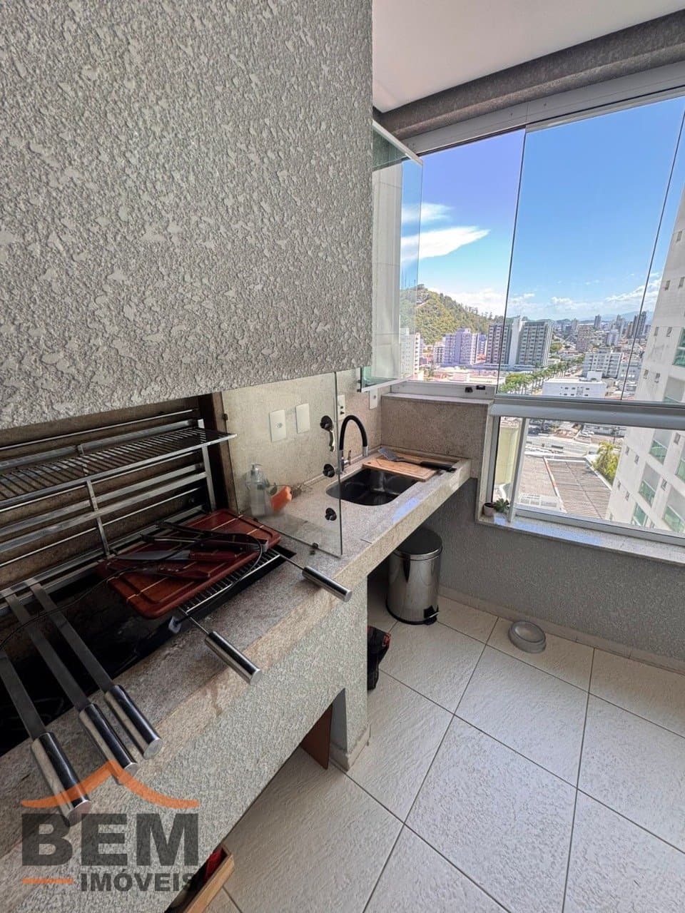 Apartamento para Venda com 3 quartos e 141m² no bairro Centro, em Itajaí