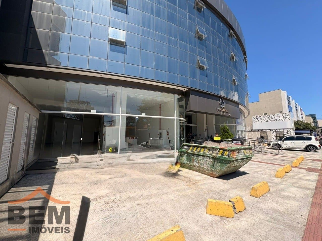 Sala Comercial para Locação com 288m² no bairro Centro, em Itajaí