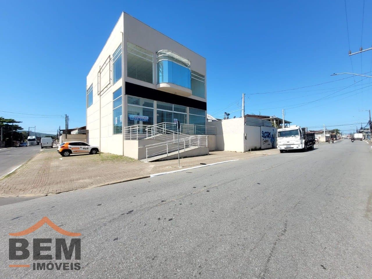 Sala Comercial para Locação com 450m² no bairro Cordeiros, em Itajaí