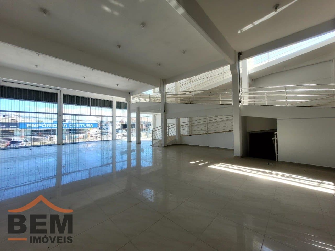 Sala Comercial para Locação com 450m² no bairro Cordeiros, em Itajaí