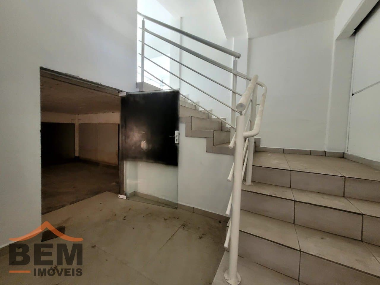 Sala Comercial para Locação com 450m² no bairro Cordeiros, em Itajaí