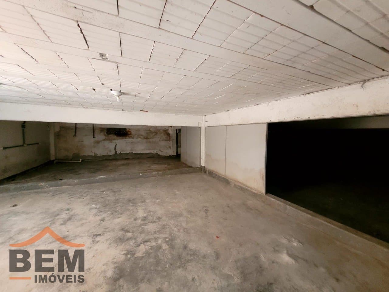 Sala Comercial para Locação com 450m² no bairro Cordeiros, em Itajaí