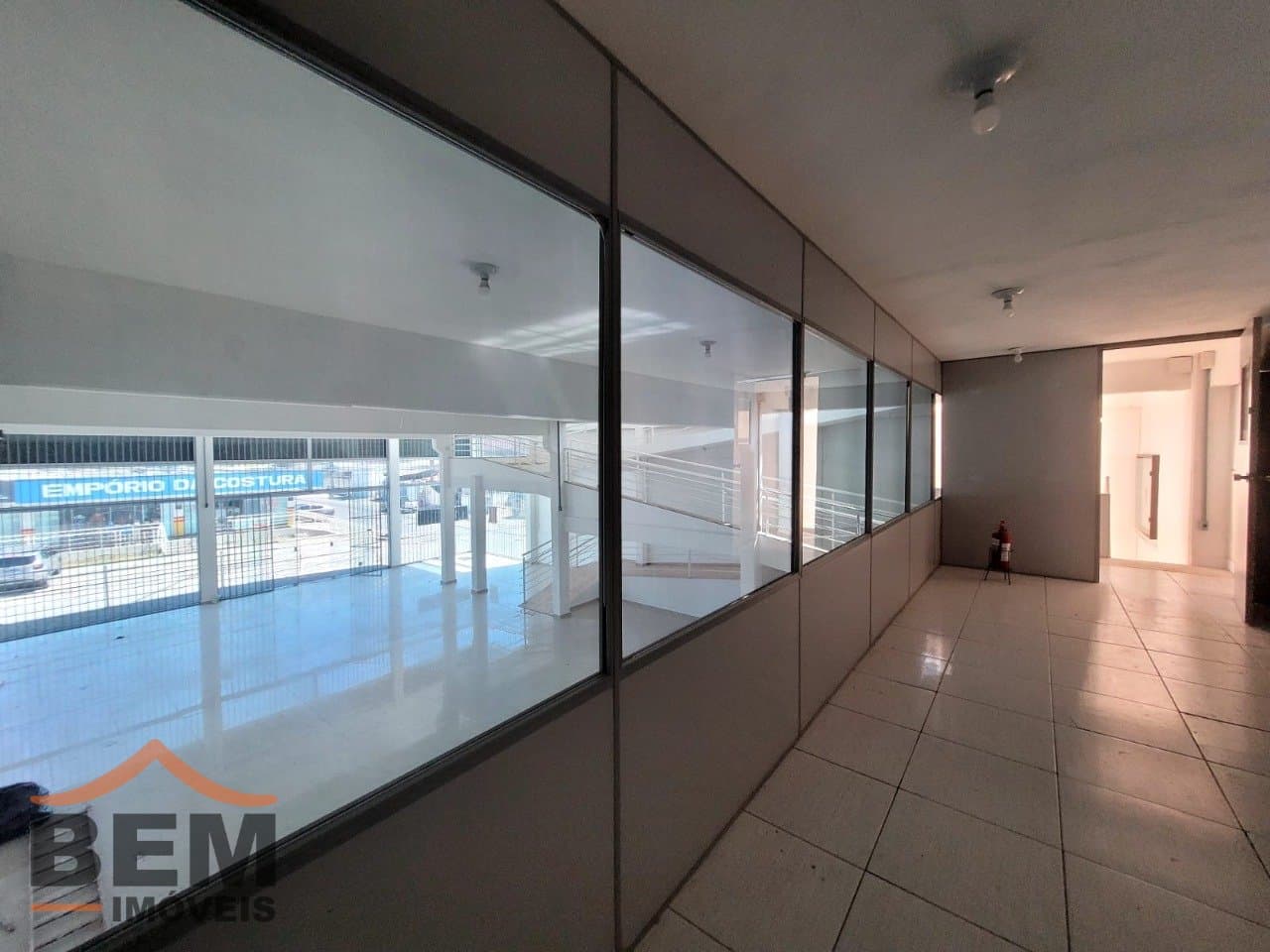 Sala Comercial para Locação com 450m² no bairro Cordeiros, em Itajaí