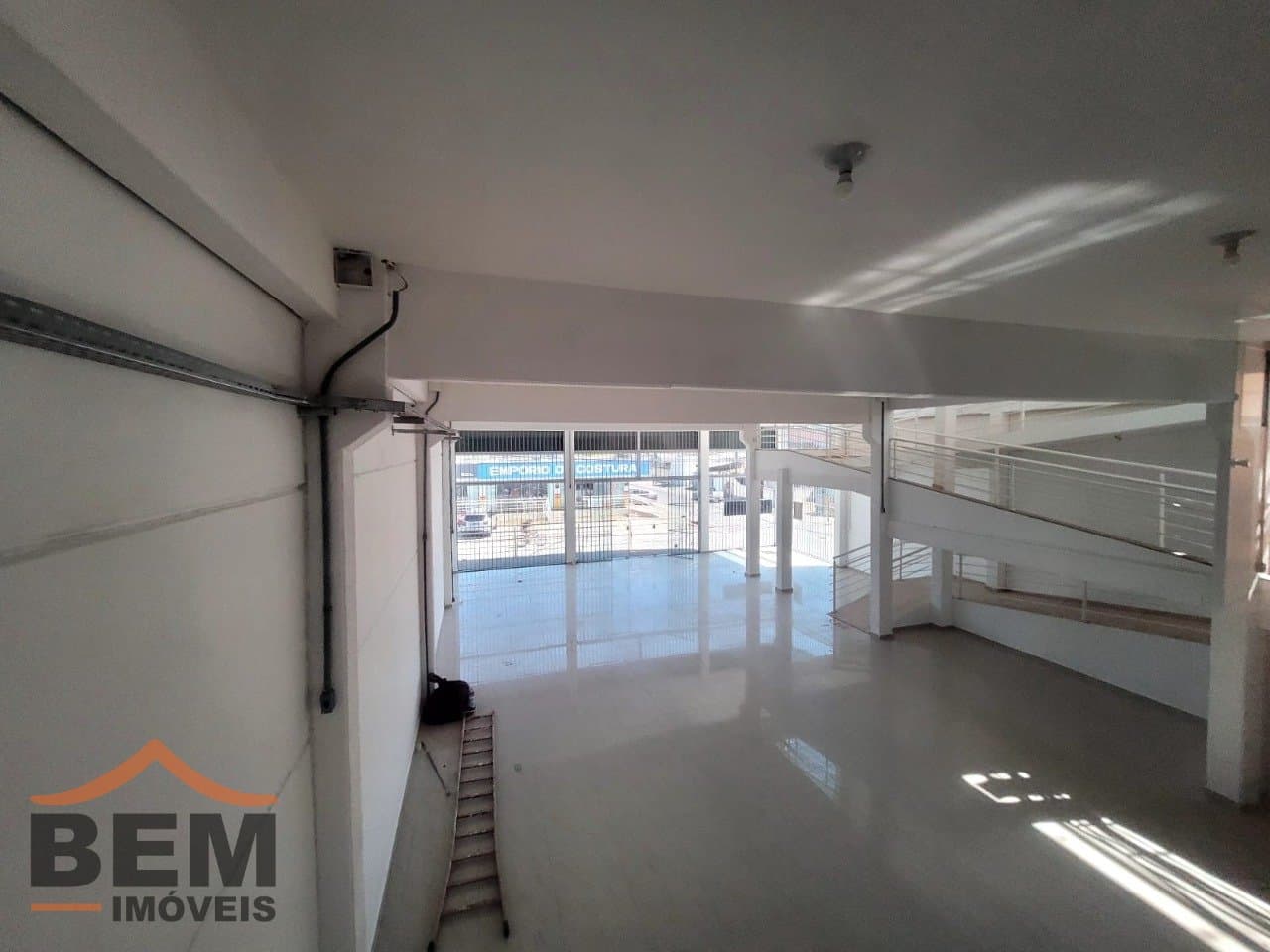 Sala Comercial para Locação com 450m² no bairro Cordeiros, em Itajaí