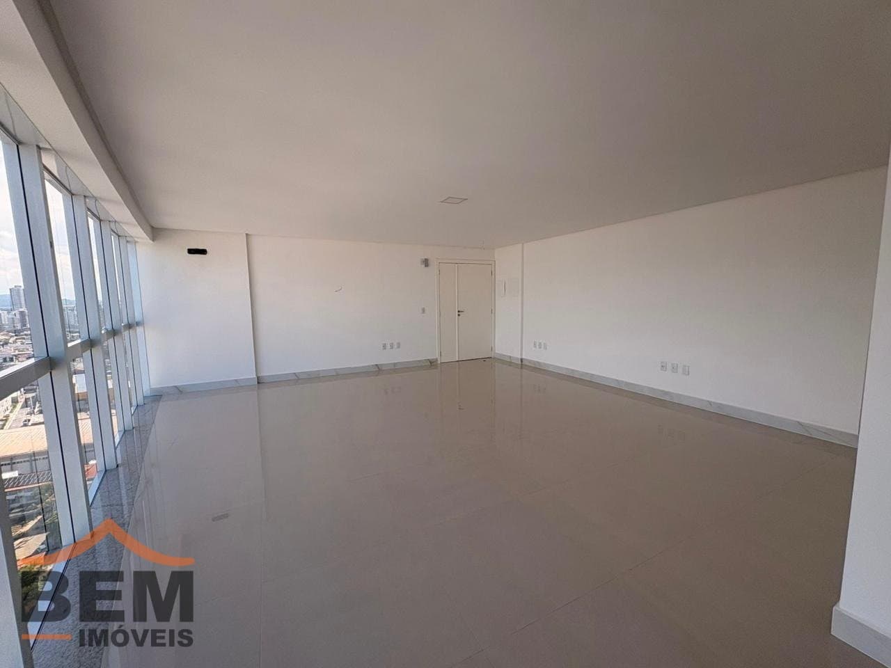 Sala Comercial para Locação com 46m² no bairro Centro, em Itajaí
