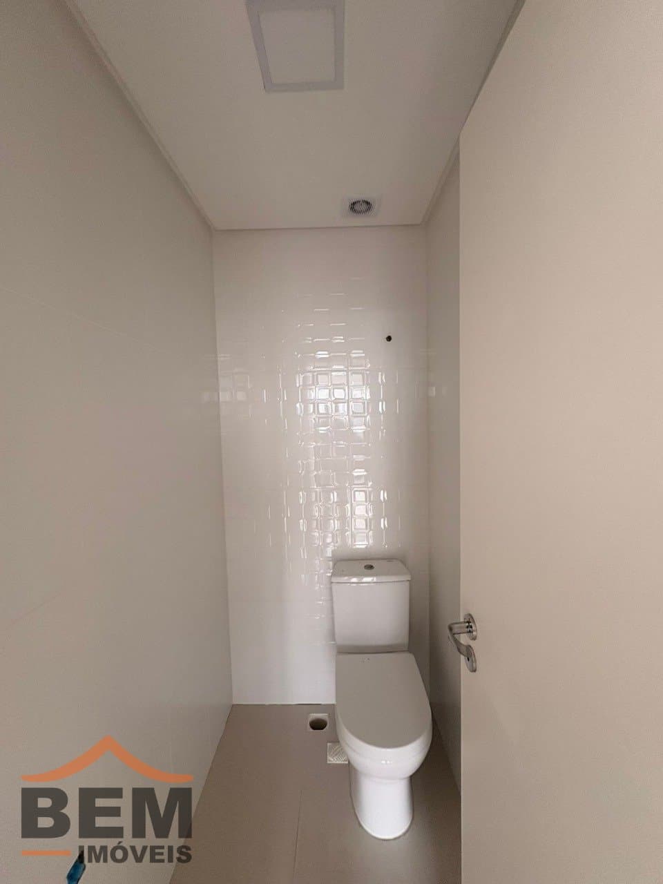 Sala Comercial para Locação com 67m² no bairro Centro, em Itajaí