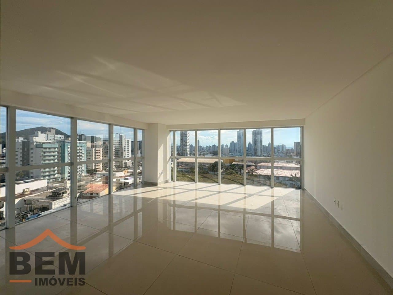Sala Comercial para Locação com 43m² no bairro Centro, em Itajaí