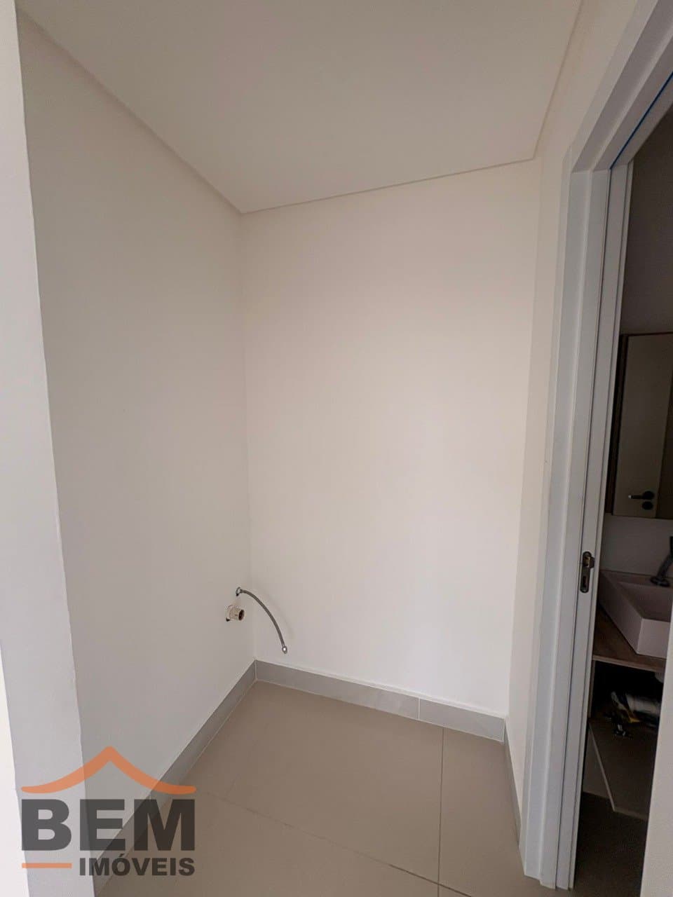 Sala Comercial para Locação com 43m² no bairro Centro, em Itajaí