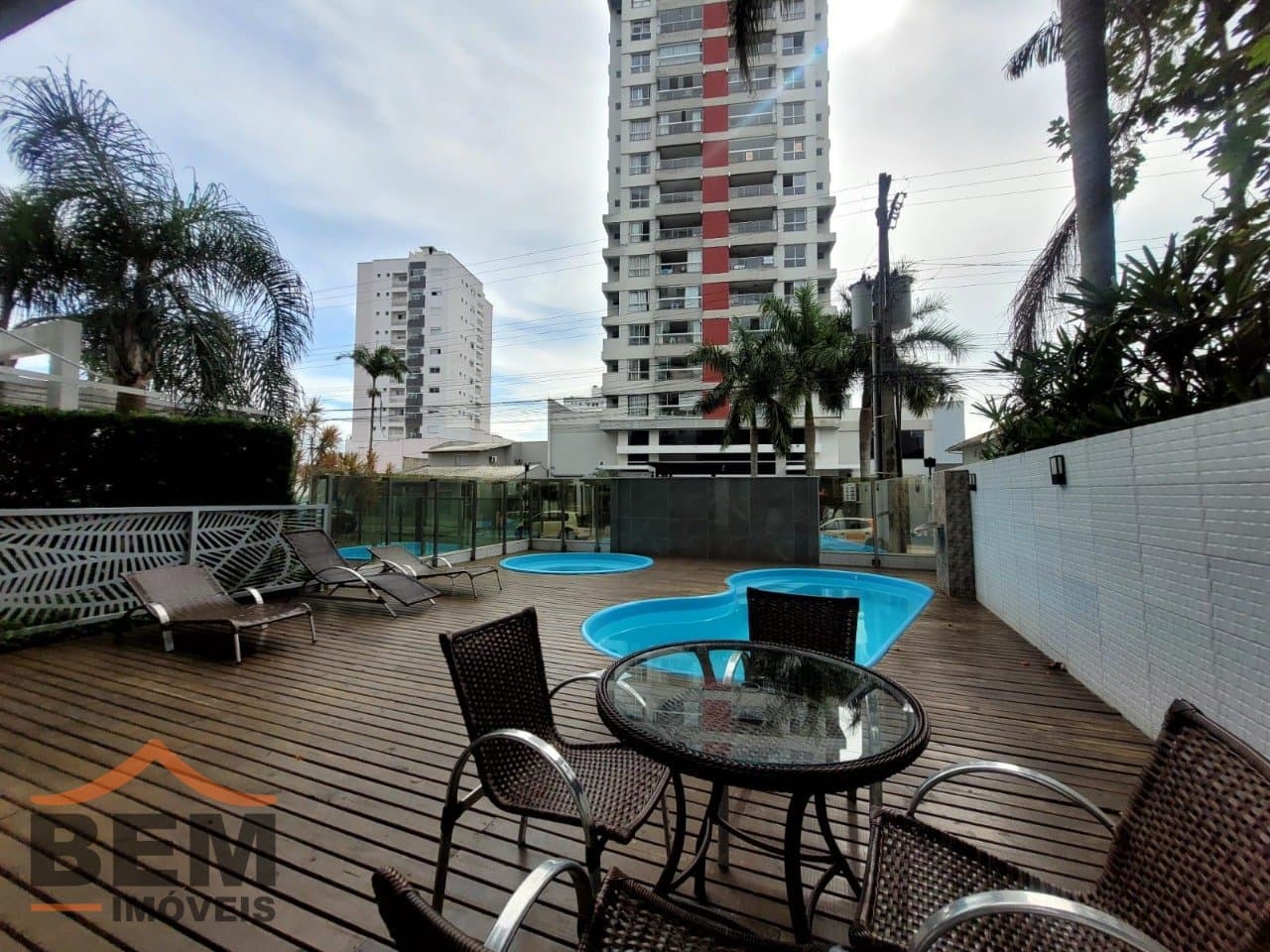Apartamento para Locação com 2 quartos e 72m² no bairro Vila Operária, em Itajaí