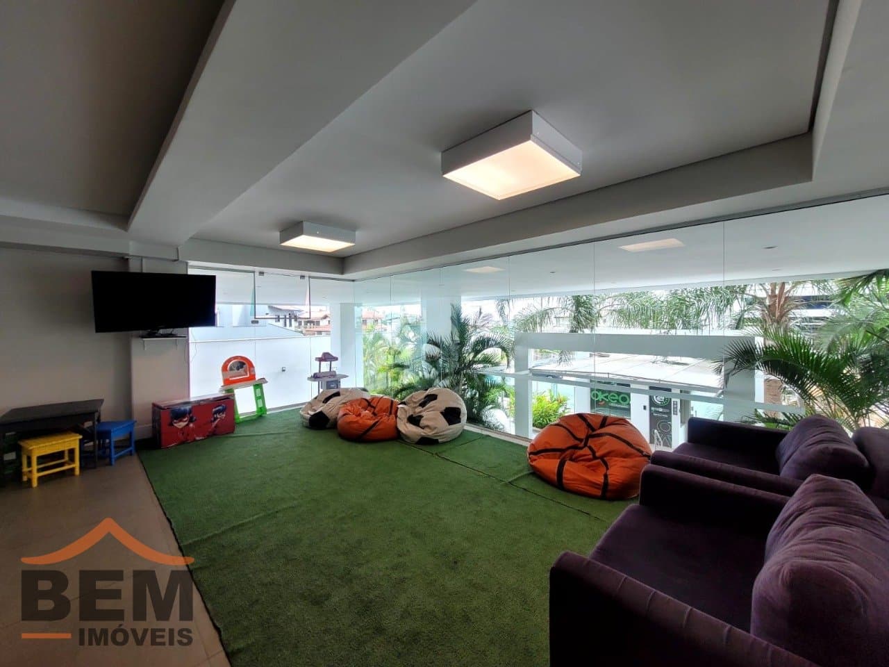 Apartamento para Locação com 2 quartos e 72m² no bairro Vila Operária, em Itajaí