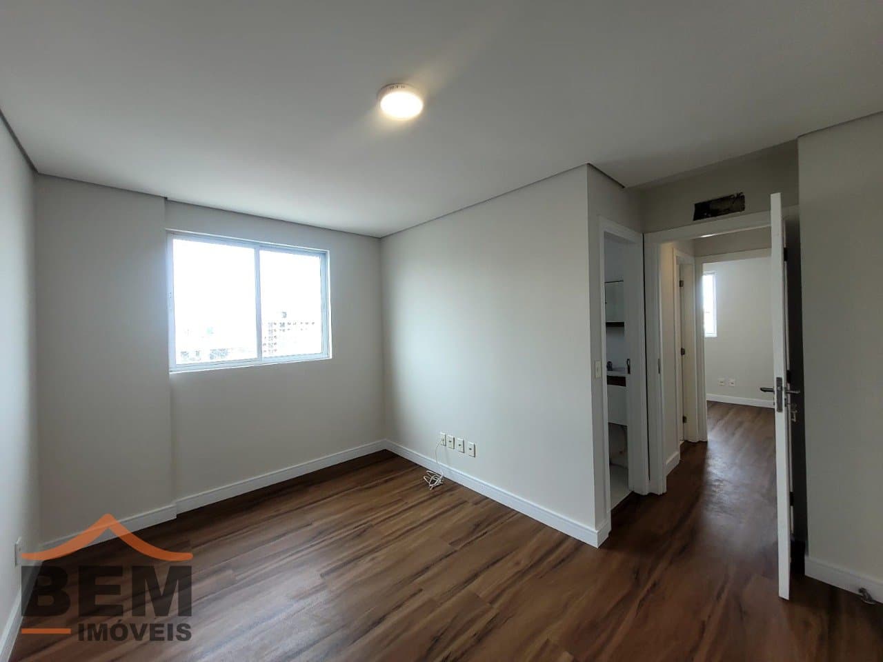 Apartamento para Locação com 2 quartos e 72m² no bairro Vila Operária, em Itajaí