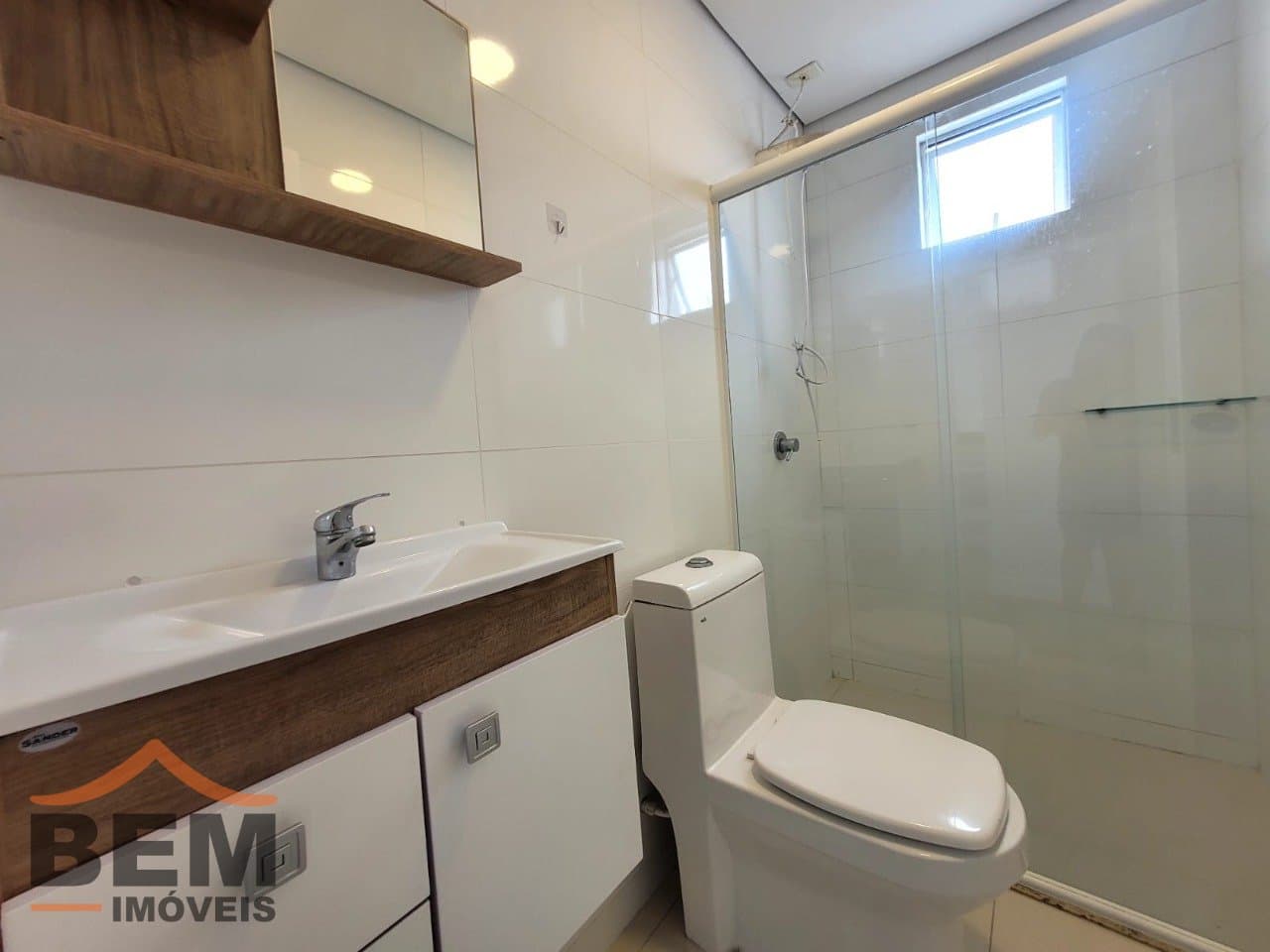 Apartamento para Locação com 2 quartos e 72m² no bairro Vila Operária, em Itajaí