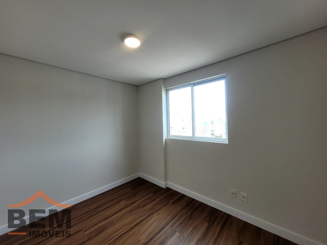 Apartamento para Locação com 2 quartos e 72m² no bairro Vila Operária, em Itajaí