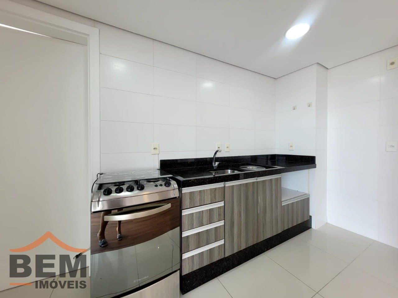 Apartamento para Locação com 2 quartos e 72m² no bairro Vila Operária, em Itajaí