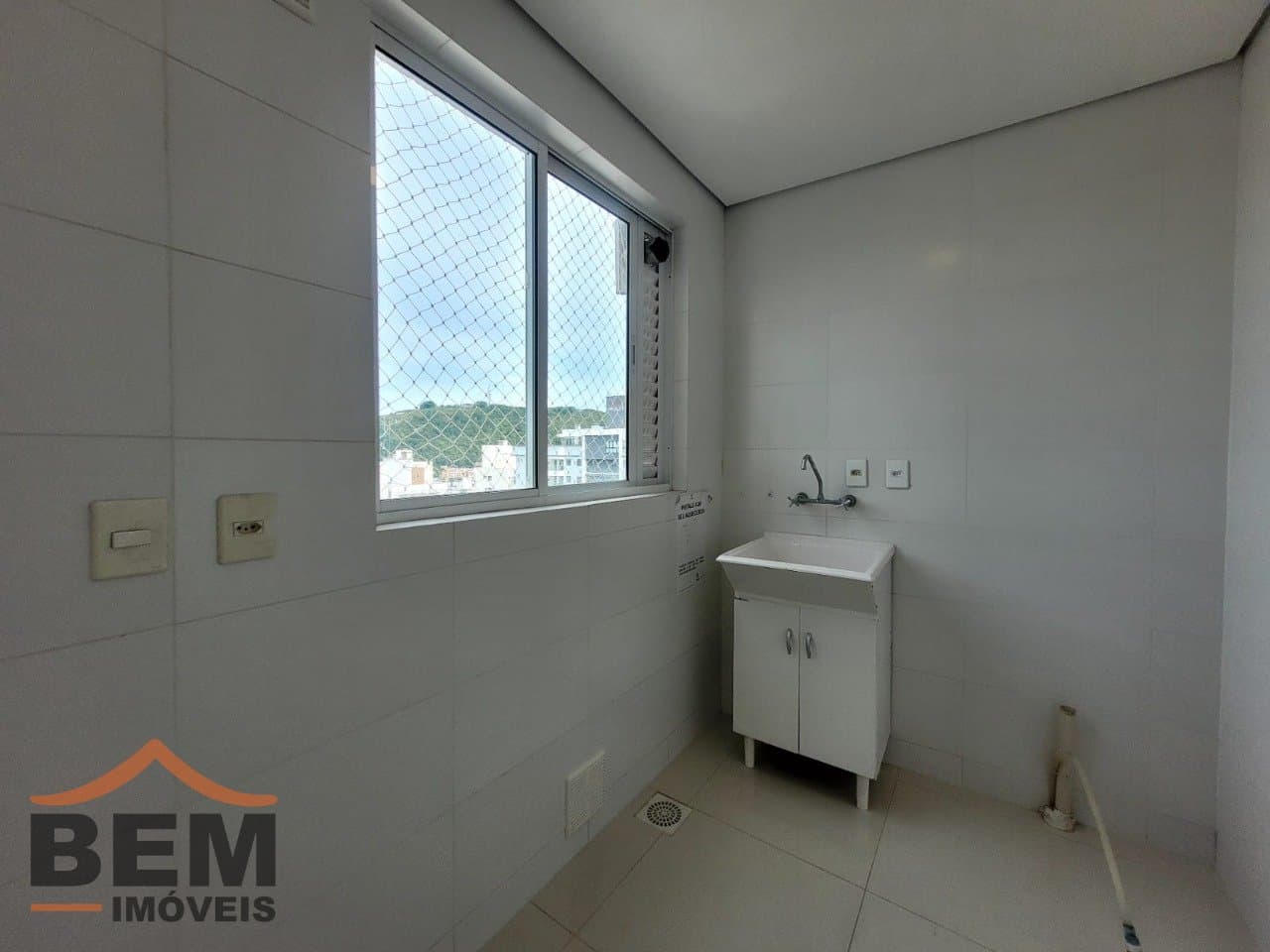 Apartamento para Locação com 2 quartos e 72m² no bairro Vila Operária, em Itajaí