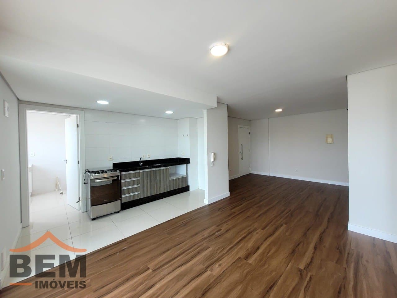 Apartamento para Locação com 2 quartos e 72m² no bairro Vila Operária, em Itajaí