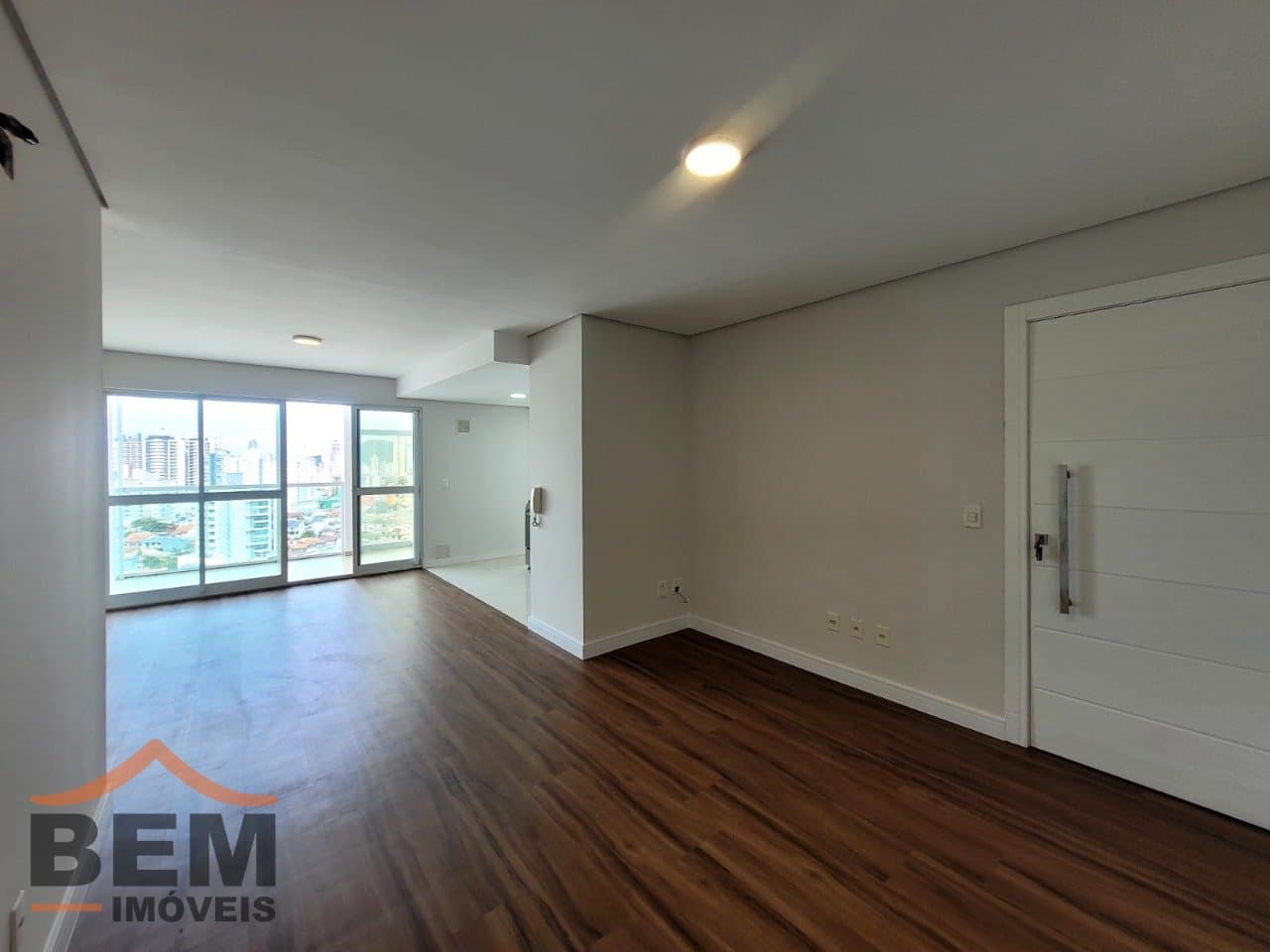 Apartamento para Locação com 2 quartos e 72m² no bairro Vila Operária, em Itajaí