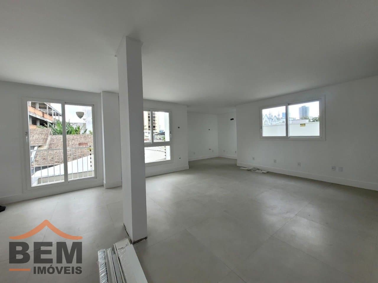 Sala Comercial para Locação com 80m² no bairro Centro, em Itajaí