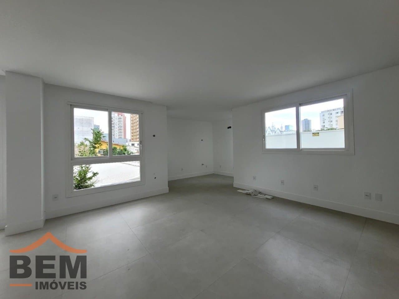 Sala Comercial para Locação com 80m² no bairro Centro, em Itajaí