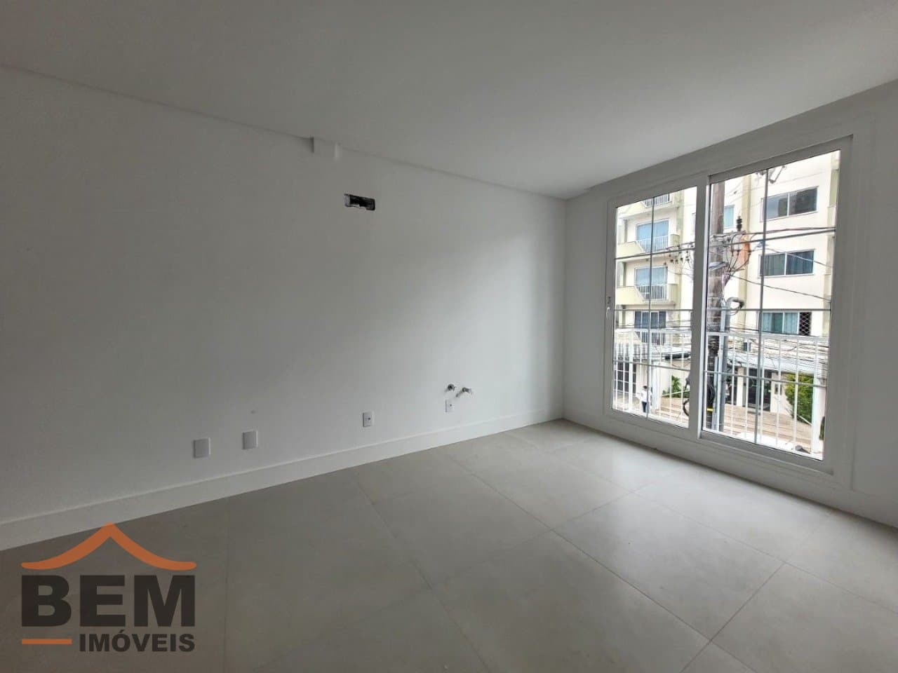 Sala Comercial para Locação com 80m² no bairro Centro, em Itajaí