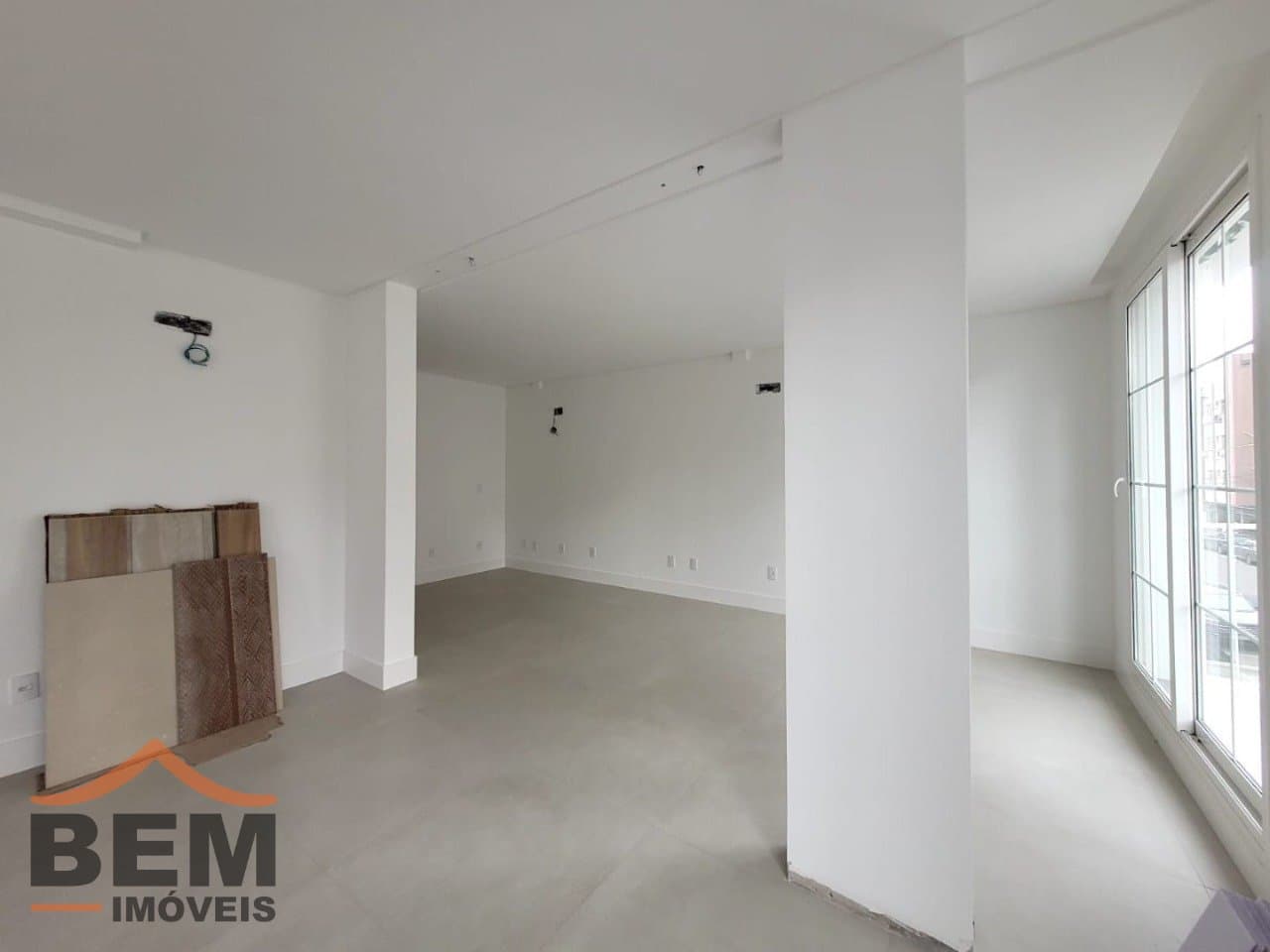 Sala Comercial para Locação com 80m² no bairro Centro, em Itajaí