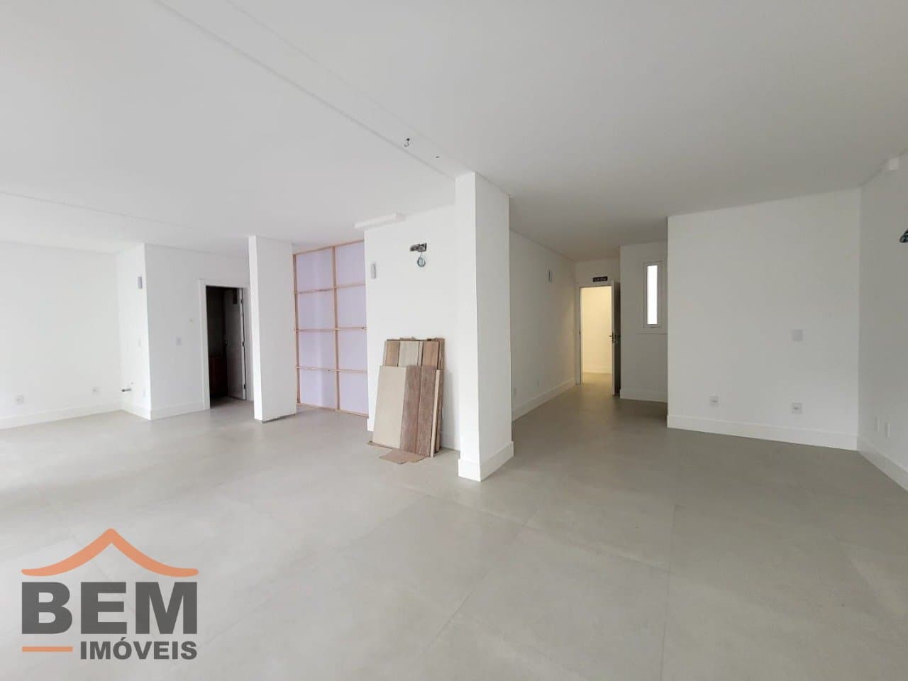 Sala Comercial para Locação com 80m² no bairro Centro, em Itajaí