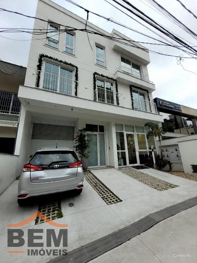 Sala Comercial para Locação com 80m² no bairro Centro, em Itajaí