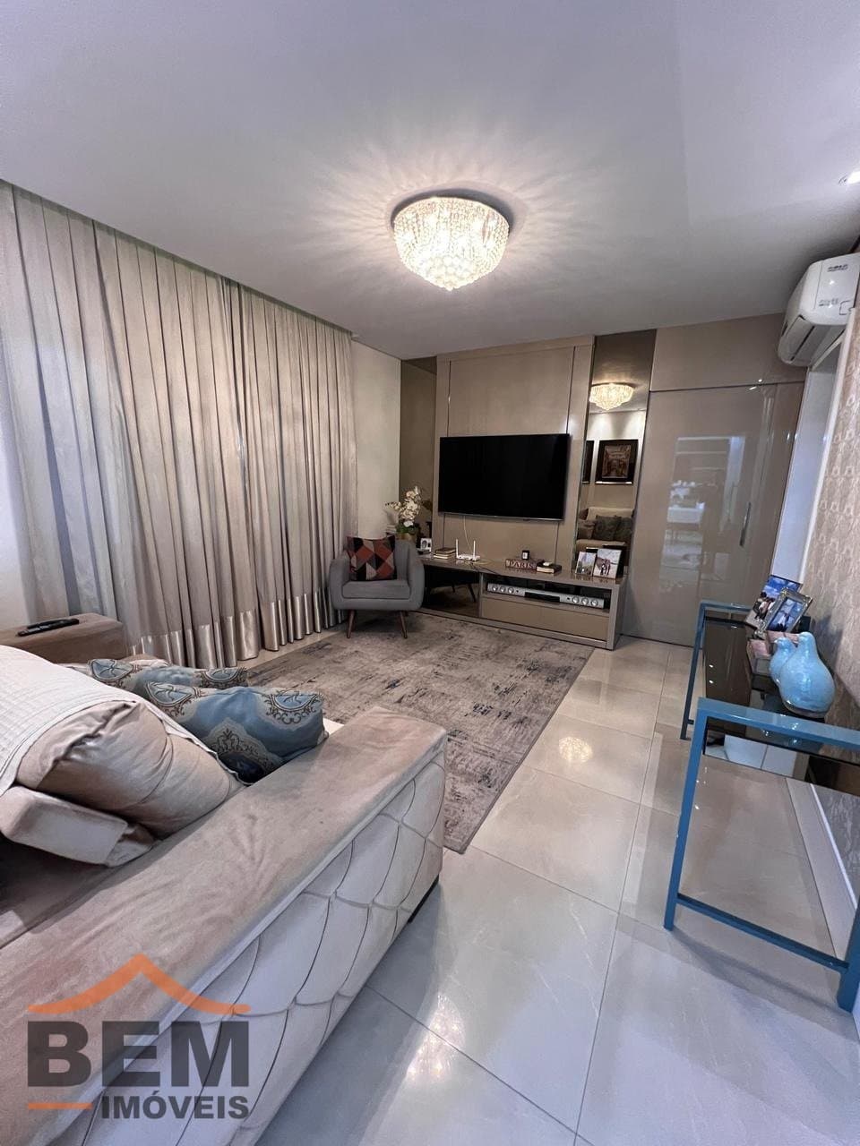Casa para Venda com 5 quartos e 200m² no bairro São Vicente, em Itajaí