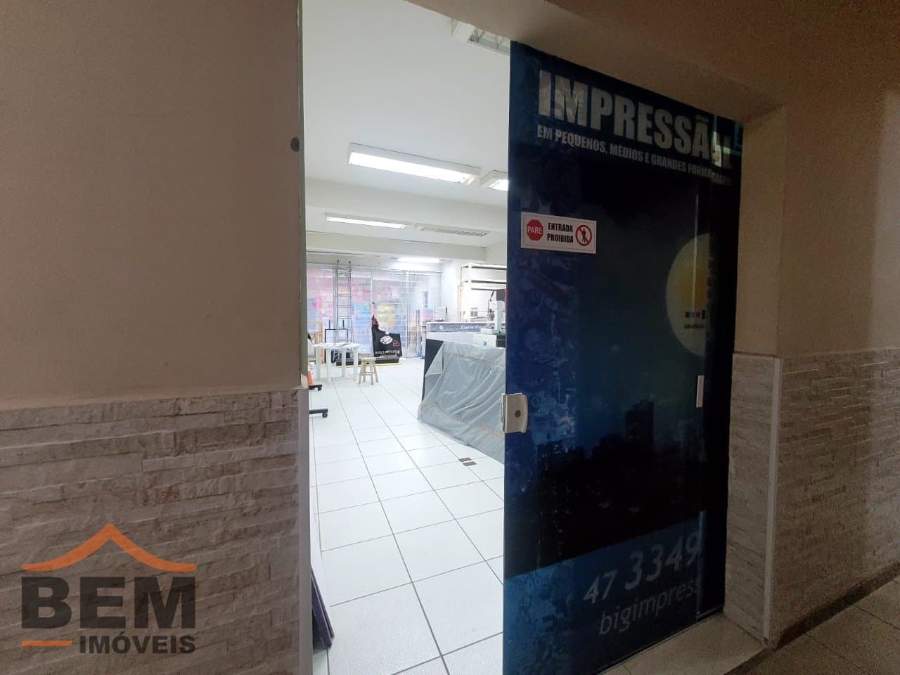 Sala Comercial para Locação com 100m² no bairro Centro, em Itajaí