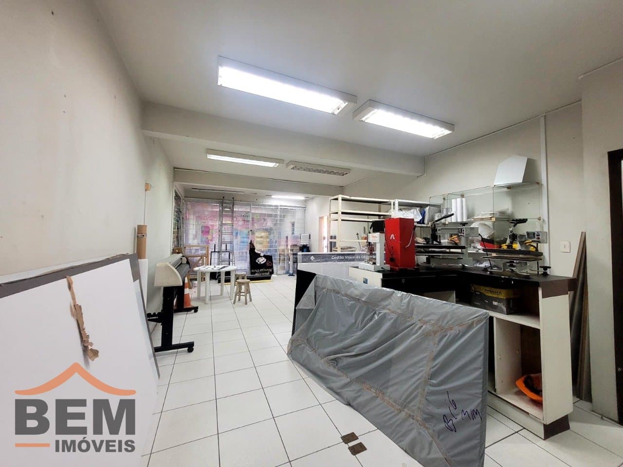 Sala Comercial para Locação com 100m² no bairro Centro, em Itajaí
