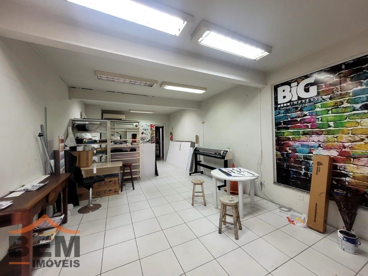 Sala Comercial para Locação com 100m² no bairro Centro, em Itajaí