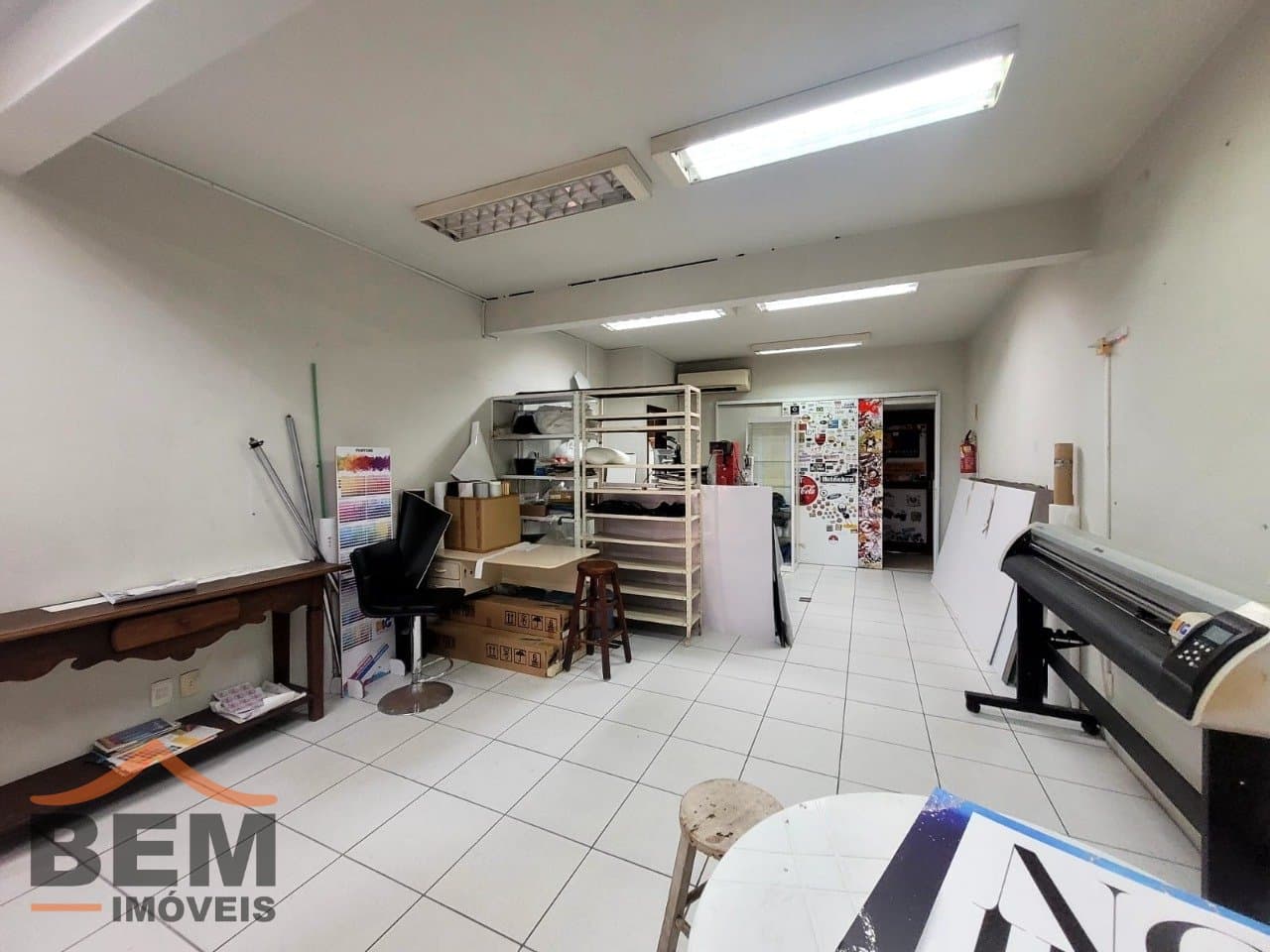 Sala Comercial para Locação com 100m² no bairro Centro, em Itajaí
