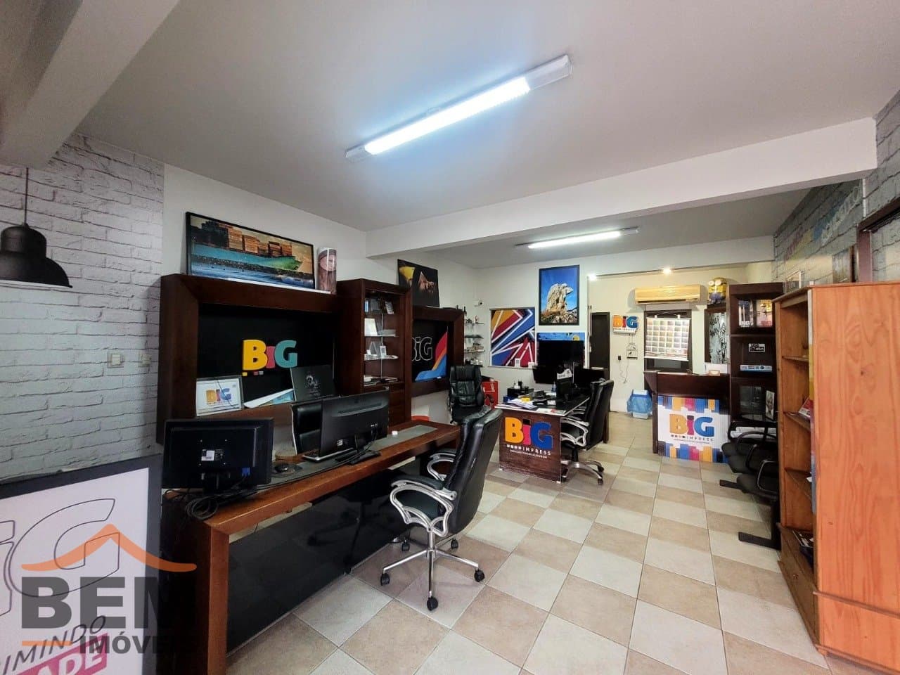 Sala Comercial para Locação com 100m² no bairro Centro, em Itajaí