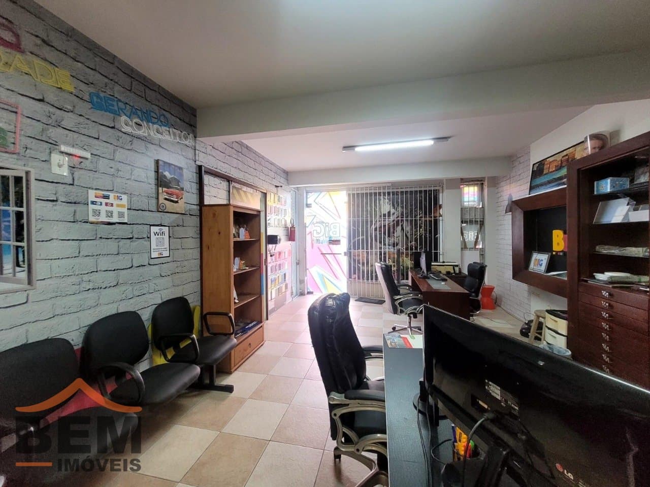 Sala Comercial para Locação com 100m² no bairro Centro, em Itajaí