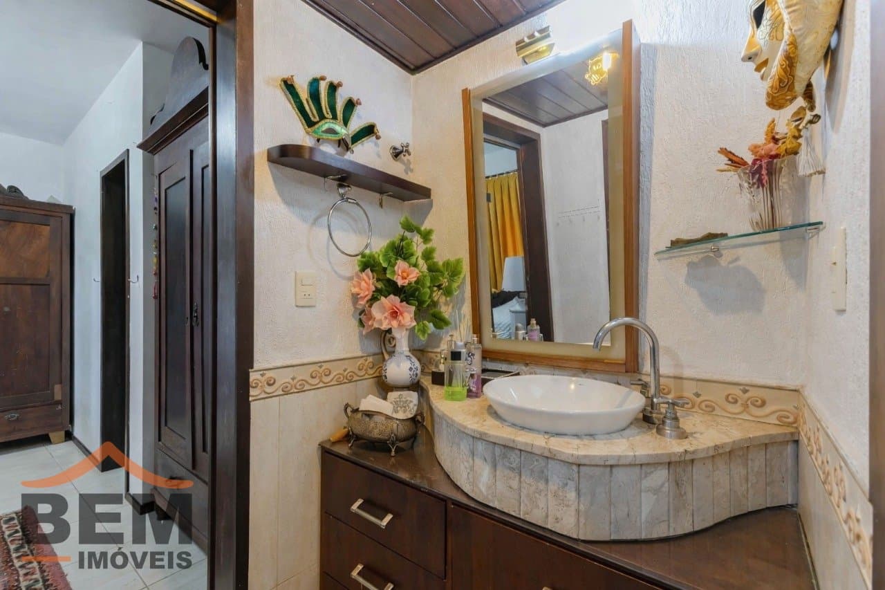 Casa para Venda com 4 quartos e 370m² no bairro Fazenda, em Itajaí