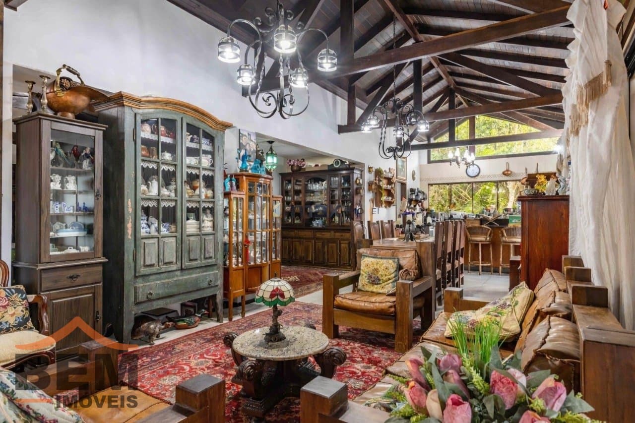 Casa para Venda com 4 quartos e 370m² no bairro Fazenda, em Itajaí