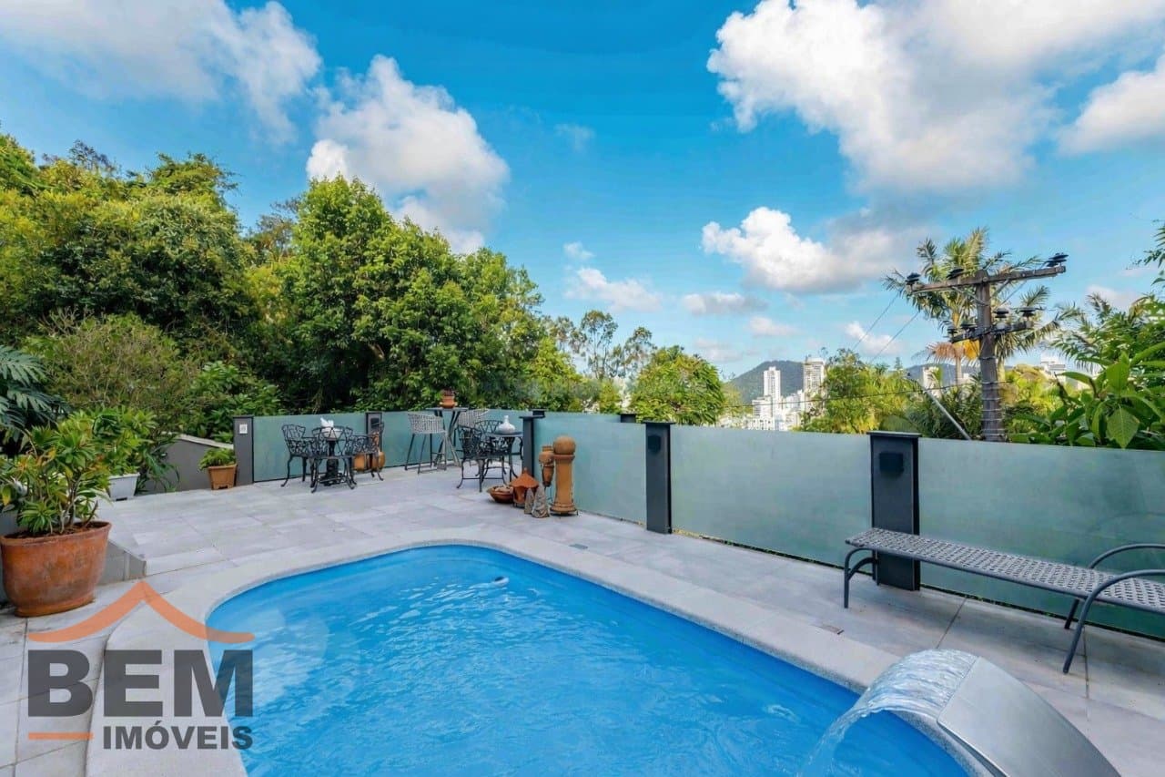 Casa para Venda com 4 quartos e 370m² no bairro Fazenda, em Itajaí