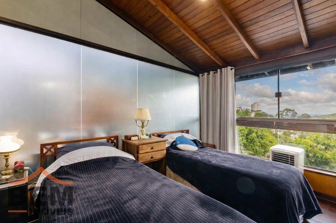 Casa para Venda com 4 quartos e 370m² no bairro Fazenda, em Itajaí