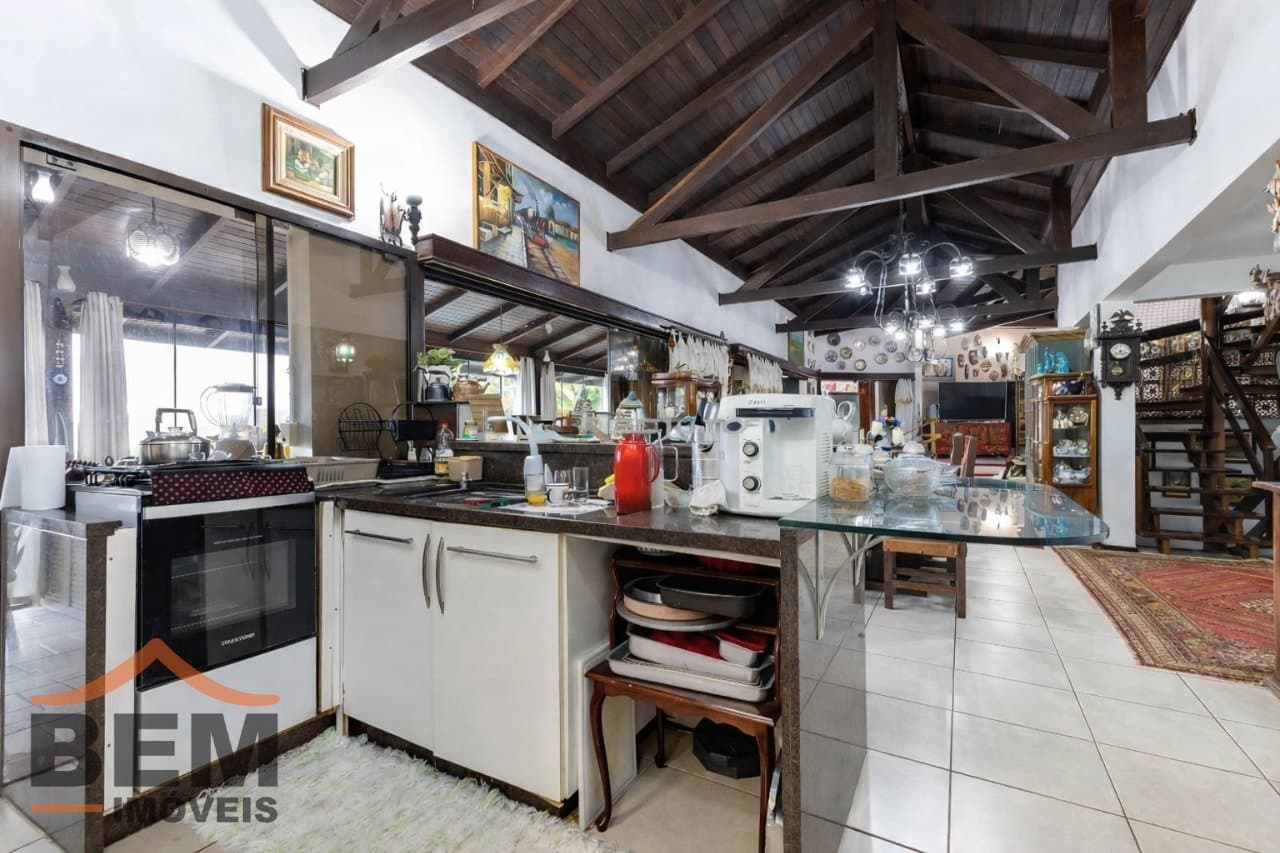 Casa para Venda com 4 quartos e 370m² no bairro Fazenda, em Itajaí