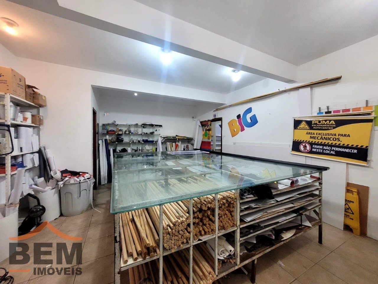 Sala Comercial para Locação com 100m² no bairro Centro, em Itajaí