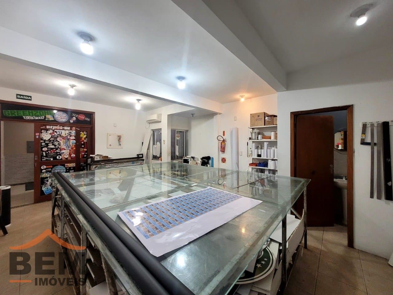 Sala Comercial para Locação com 100m² no bairro Centro, em Itajaí