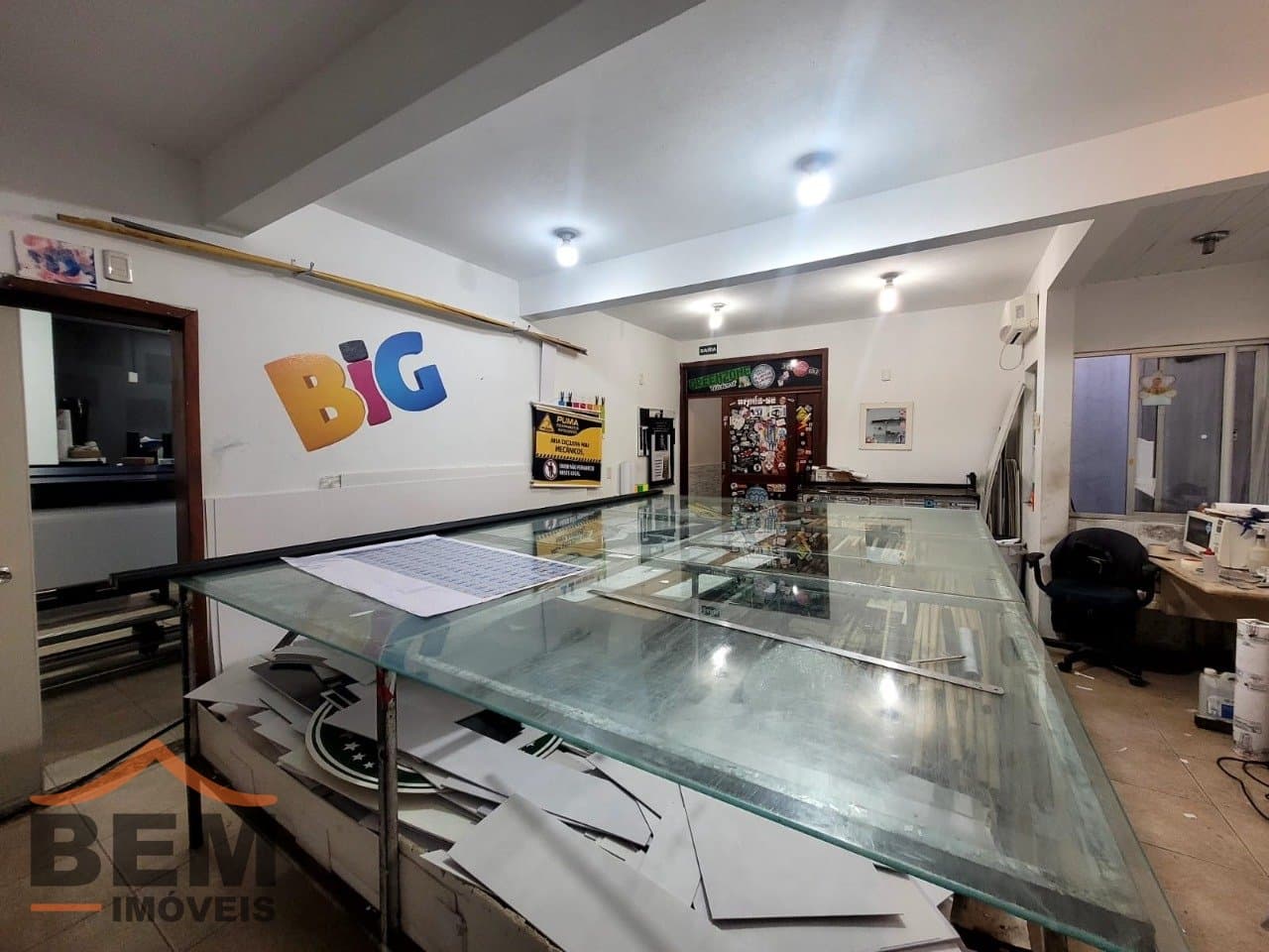 Sala Comercial para Locação com 100m² no bairro Centro, em Itajaí