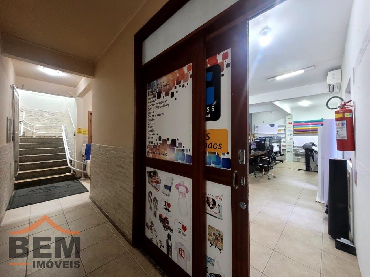 Sala Comercial para Locação com 100m² no bairro Centro, em Itajaí