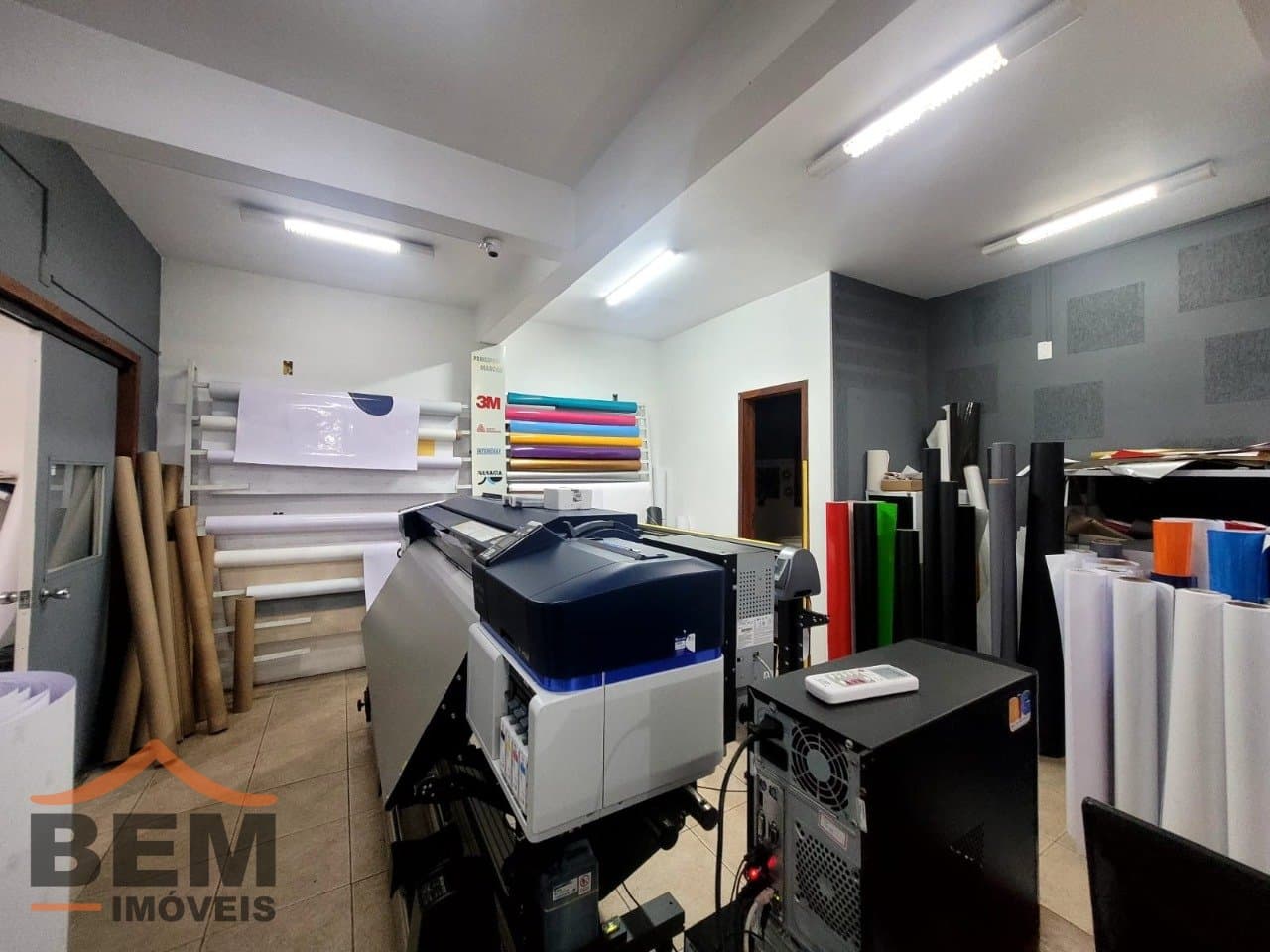 Sala Comercial para Locação com 100m² no bairro Centro, em Itajaí