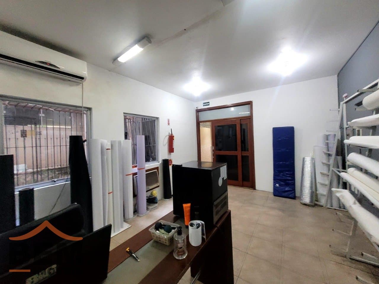 Sala Comercial para Locação com 100m² no bairro Centro, em Itajaí