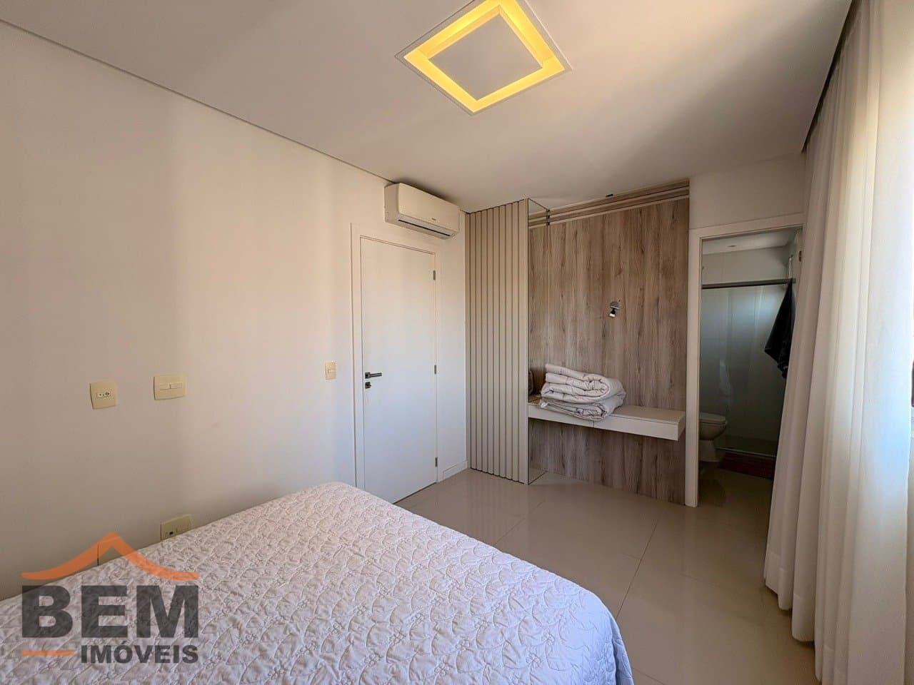 Apartamento Duplex para Locação com 4 quartos e 193m² no bairro Pioneiros, em Balneário Camboriú: 19- DORMITÓRIO SUÍTE 03